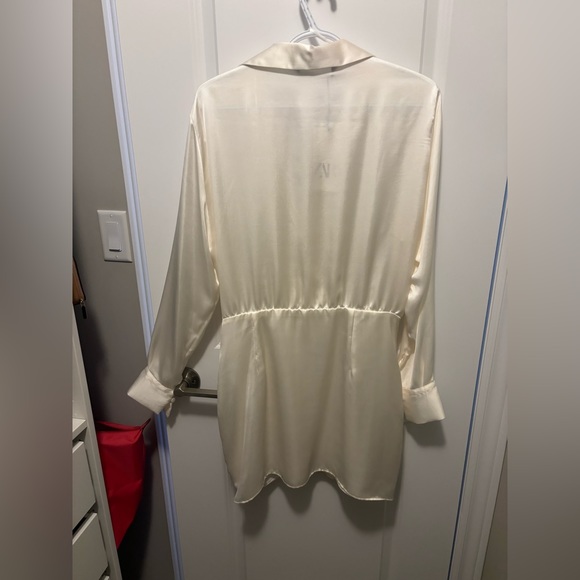 BNWT Zara Cream dress - Large - Picture 2 of 3